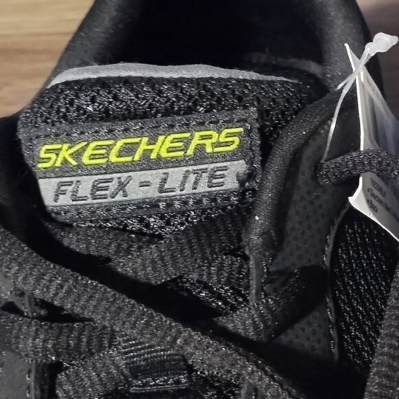 Men\'s Black Flex Lite Memory Foam Athletic Shoes Size 8. NWOB. Retail $85.00.